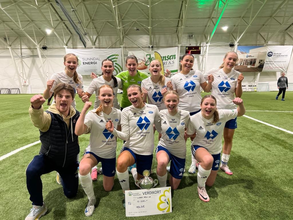 Molde ble vinnere av Sunndal Sparebank Cup